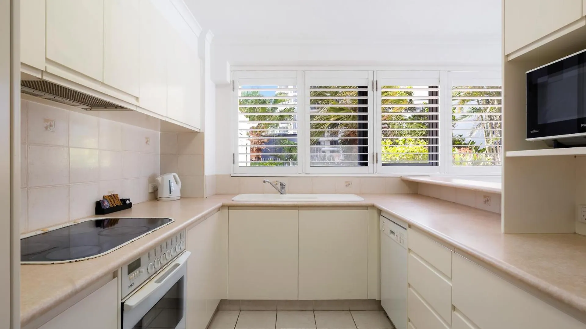 South Pacific Plaza - Official Aparthotel Broadbeach