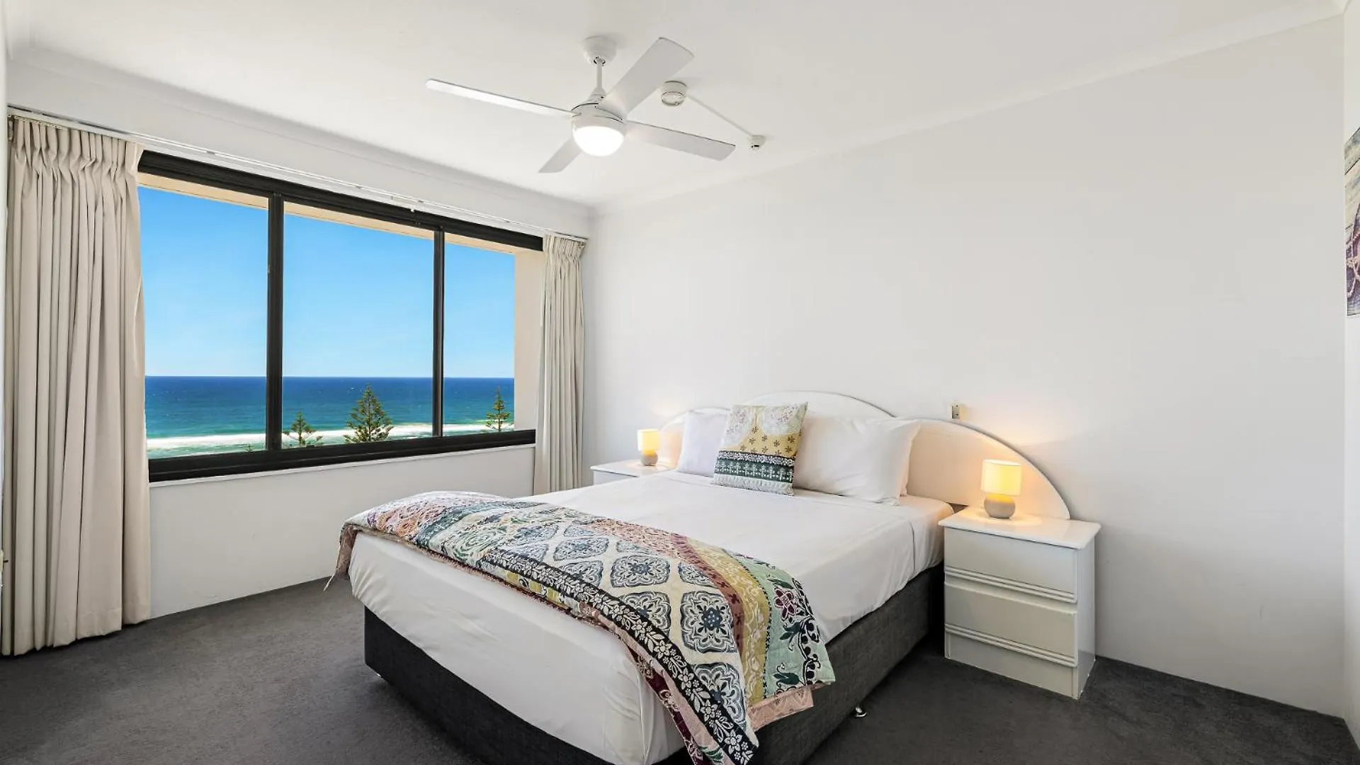 South Pacific Plaza - Official Aparthotel Broadbeach 4*,  Ausztrália
