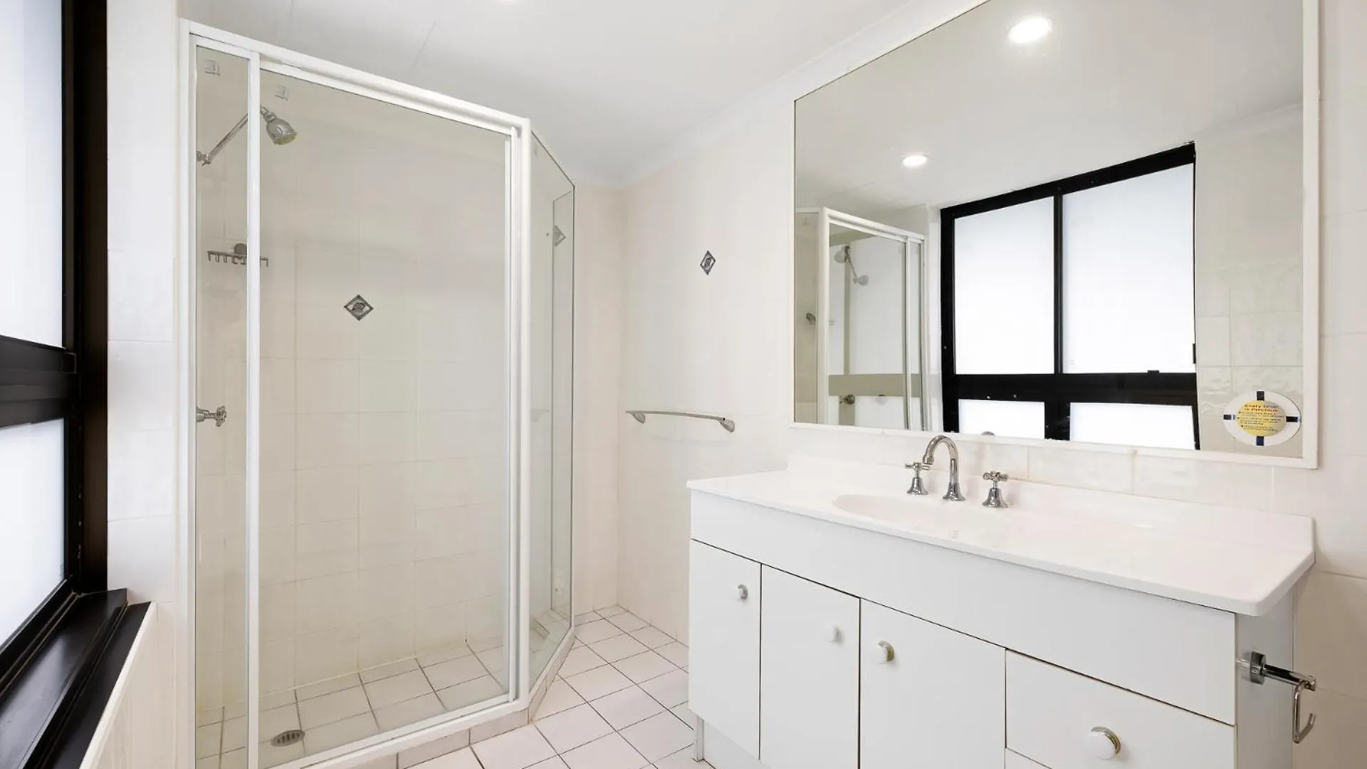 South Pacific Plaza - Official Aparthotel Broadbeach 4*,