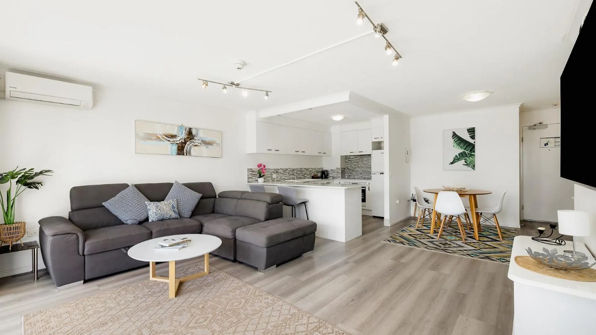 South Pacific Plaza - Official Aparthotel Broadbeach